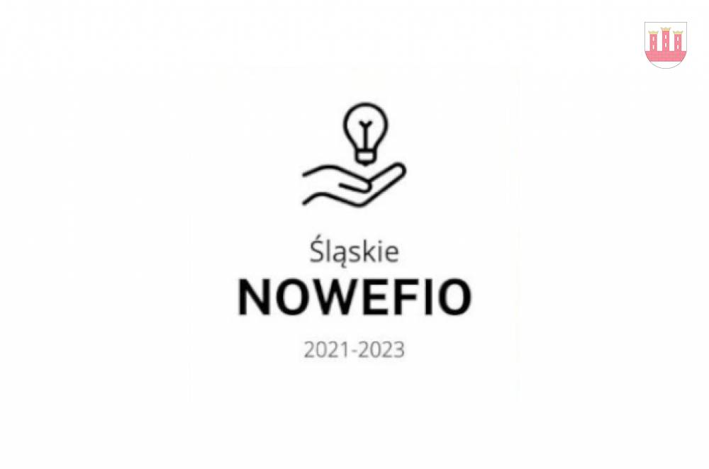 : Grafika wektorowa przedstawiająca żarówkę, pod nią otwartą dłoń. Poniżej tekst Śląskie NOWEFIO 2021-2023.